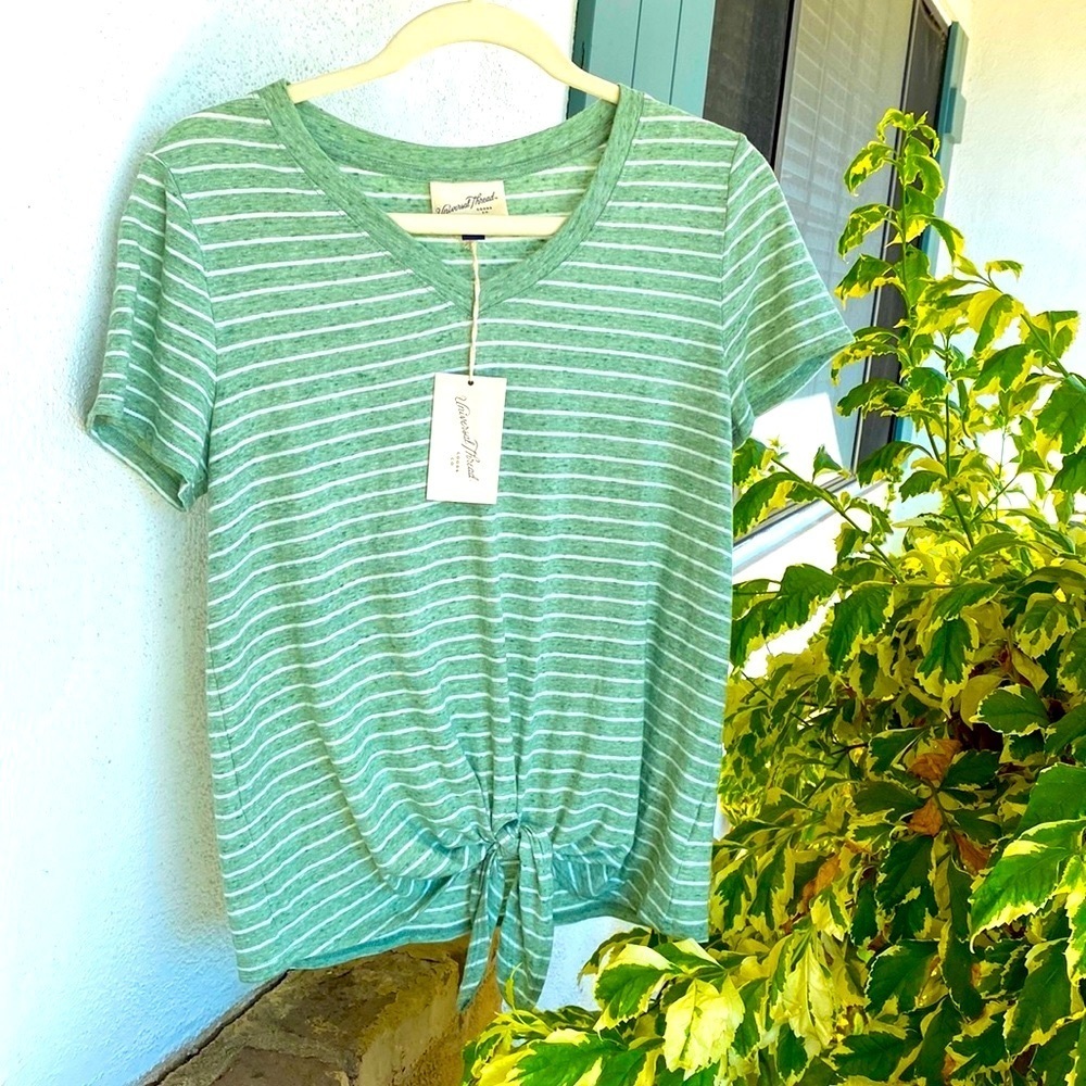 GREEN & WHITE STRIPED UNIVERSAL THREAD BRAT GIRL SUMMER T SHIRT w/ FRONT…